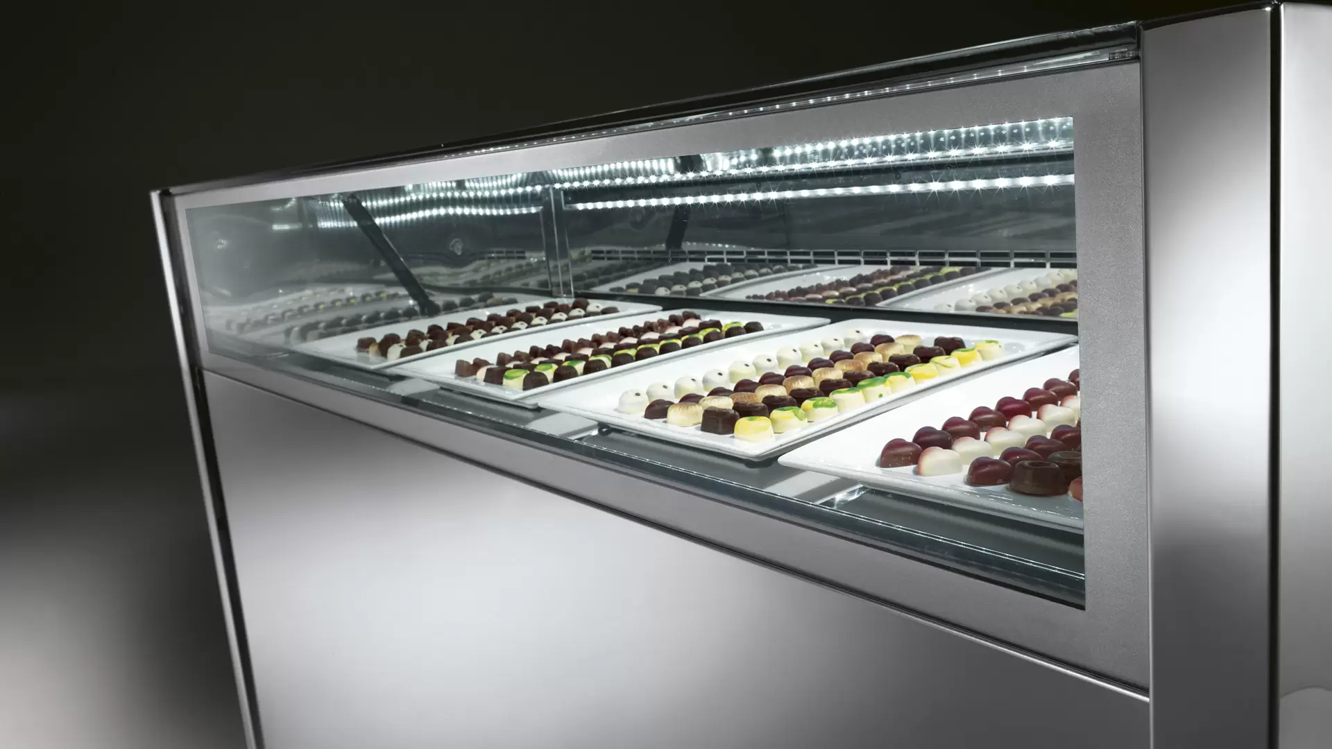 ifi-horizontal-refrigerated-display-case-for-pastry